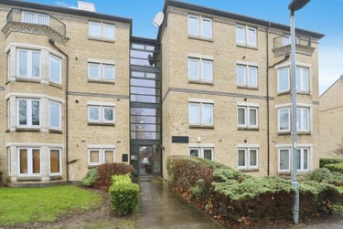 2 bed flat, Olympian Court, Layerthorpe, York, YO103UE - Image 11