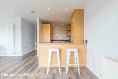 2 bed flat, Olympian Court, Layerthorpe, York, YO103UA - Image 6