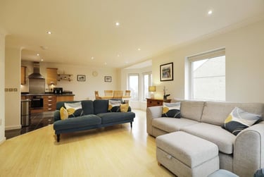 2 bed flat, Olympian Court, Layerthorpe, York, YO103UE - Image 9
