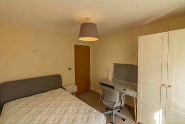 2 bed flat, Olympian Court, Layerthorpe, York, YO103UD - Image 10