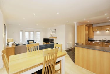 2 bed flat, Olympian Court, Layerthorpe, York, YO103UE - Image 10