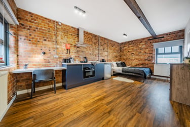 1 bed studio, Holmes Road, West End, Lincoln, LN11RF - Image 1