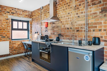 1 bed studio, Holmes Road, West End, Lincoln, LN11RF - Image 2