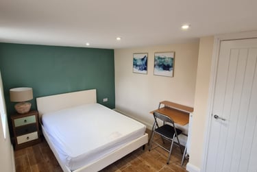 6 bed house, St. Aldwyn Road, City Centre, Gloucester, GL14RD - Image 2