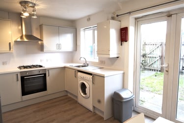 4 bed house, Stretford Road, Hulme, Manchester, M154AW - Image 3