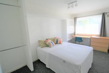 2 bed flat, Slade Lane, Levenshulme, Manchester, M192AF - Image 5