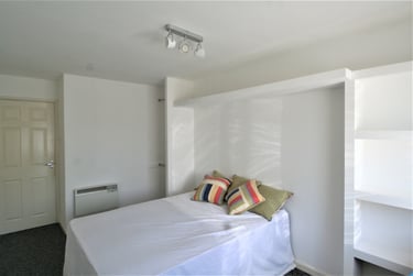 2 bed flat, Slade Lane, Levenshulme, Manchester, M192AF - Image 7