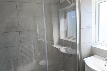 2 bed flat, Slade Lane, Levenshulme, Manchester, M192AF - Image 8