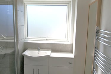 2 bed flat, Slade Lane, Levenshulme, Manchester, M192AF - Image 9