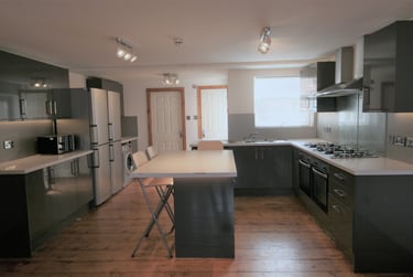 7 bed house, Moseley Road, Fallowfield, Manchester, M146PA - Image 1