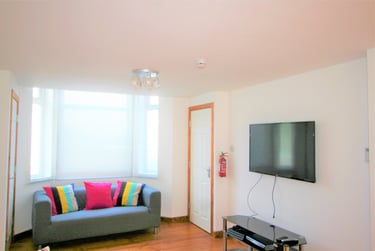 7 bed house, Moseley Road, Fallowfield, Manchester, M146PA - Image 2