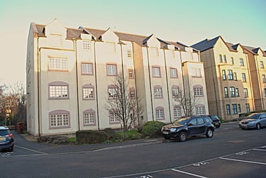 2 bed flat, Hadfield Close, Victoria Park, Manchester, M145LY - Image 1