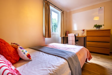 6 bed house, Ulcombe Gardens, Hales Place, Canterbury, CT27QY - Image 12