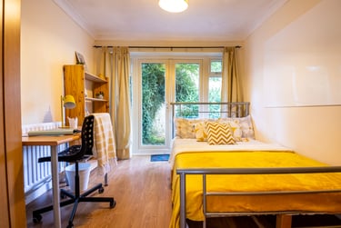 6 bed house, Ulcombe Gardens, Hales Place, Canterbury, CT27QY - Image 13