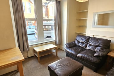 5 bed house, Newport Street, Lewes road, Brighton, BN23HL - Image 2