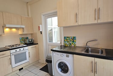 5 bed house, Newport Street, Lewes road, Brighton, BN23HL - Image 3