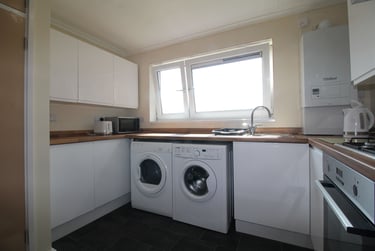 4 bed flat, Highbrook close, Lewes road, Brighton, BN24HL - Image 3