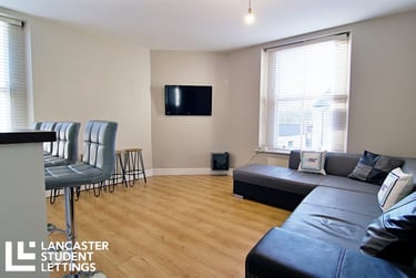 7 bed flat, George Street, City Centre, Lancaster, LA11XQ - Image 1