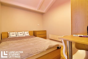 7 bed flat, George Street, City Centre, Lancaster, LA11XQ - Image 2