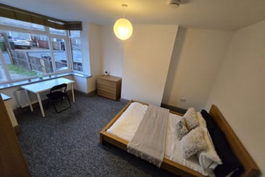 5 bed house, Seventh Avenue, Northville, Bristol, BS70QD - Image 1