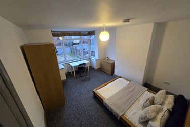 5 bed house, Seventh Avenue, Northville, Bristol, BS70QD - Image 2