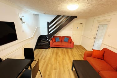 6 bed house, Staple Hill Road, Fishponds, Bristol, BS165BP - Image 2