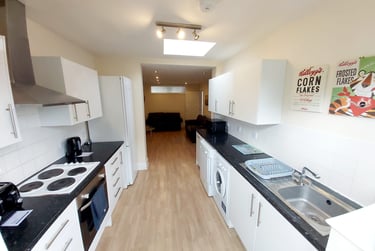 5 bed house, Dovercourt Road, Horfield, Bristol, BS79SQ - Image 1