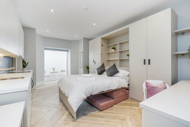 1 bed studio, Hanger Lane, Acton, London, W53HH - Image 1