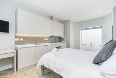 1 bed studio, Hanger Lane, Acton, London, W53HH - Image 3