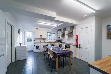 8 bed house, Charter Avenue, Westwood heath, Coventry, CV48ER - Image 2