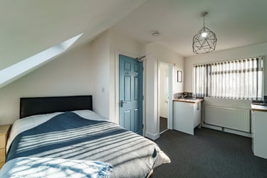 8 bed house, Charter Avenue, Westwood heath, Coventry, CV48ER - Image 1