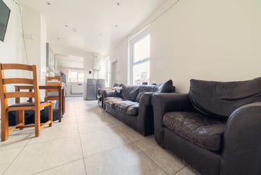 6 bed house, Talworth Street, Plasnewydd, Cardiff, CF243EH - Image 1