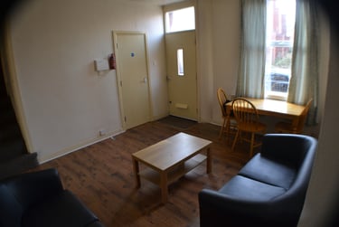 3 bed house, Winfield Terrace, Woodhouse, Leeds, LS29BD - Image 1