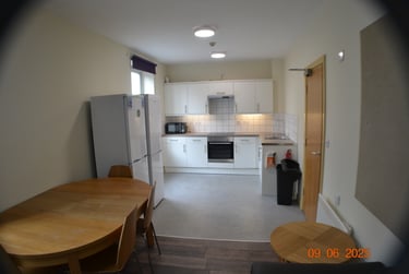 4 bed flat, Woodhouse Street, Woodhouse, Leeds, LS62PY - Image 4