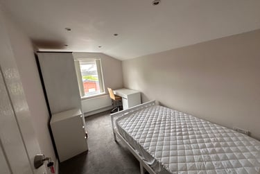 4 bed house, Robinhood Street, City Centre, Gloucester, GL15PW - Image 3