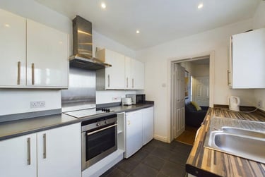 4 bed house, Bishopstone Road, City Centre, Gloucester, GL14BZ - Image 3