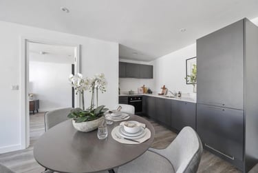 2 bed flat, Vicarage Grove, Ellesmere Park, Salford, M300ZJ - Image 1