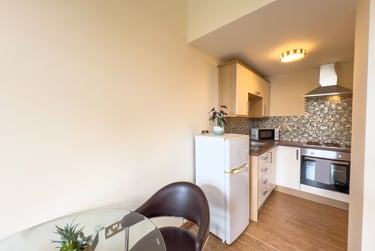 1 bed studio, Legrams Mill, Manningham, Bradford, BD71NH - Image 3