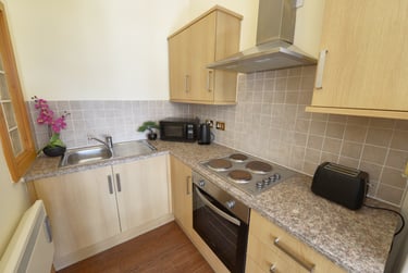 1 bed studio, West End House Legrams Lane, Manningham, Bradford, BD71NH - Image 3