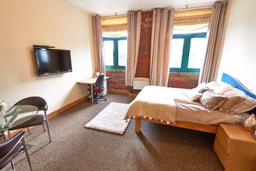 1 bed studio, West End House Legrams Lane, Manningham, Bradford, BD71NH - Image 2