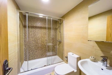 1 bed studio, Legrams Mill, Manningham, Bradford, BD71NH - Image 5