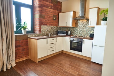 2 bed flat, Legrams Lane, Manningham, Bradford, BD71NH - Image 2