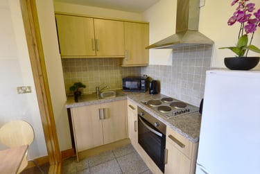 1 bed studio, West End House Legrams Lane, Manningham, Bradford, BD71NH - Image 3
