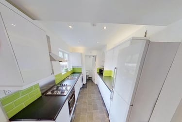 4 bed house, Wilford Crescent East, The Meadows, Nottingham, NG22EA - Image 2