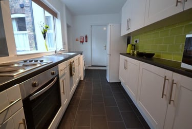 4 bed house, Montpelier Road, Dunkirk, Nottingham, NG72JX - Image 2