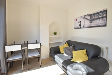 4 bed house, Fletcher Road, Beeston, Nottingham, NG92EL - Image 1