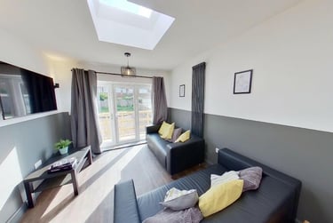 6 bed house, Pelham Crescent, Beeston, Nottingham, NG92ER - Image 1