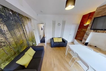 4 bed house, Wilford Crescent East, The Meadows, Nottingham, NG22EA - Image 1