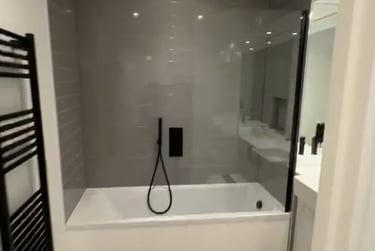 2 bed flat, Station Road, Croydon, Surrey, CR02RB - Image 2