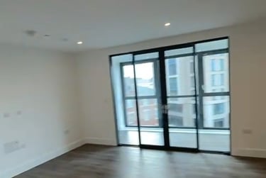 2 bed flat, Station Road, Croydon, Surrey, CR02RB - Image 4